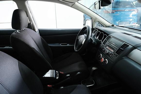 Nissan Tiida, 2010 года, пробег 219000 км