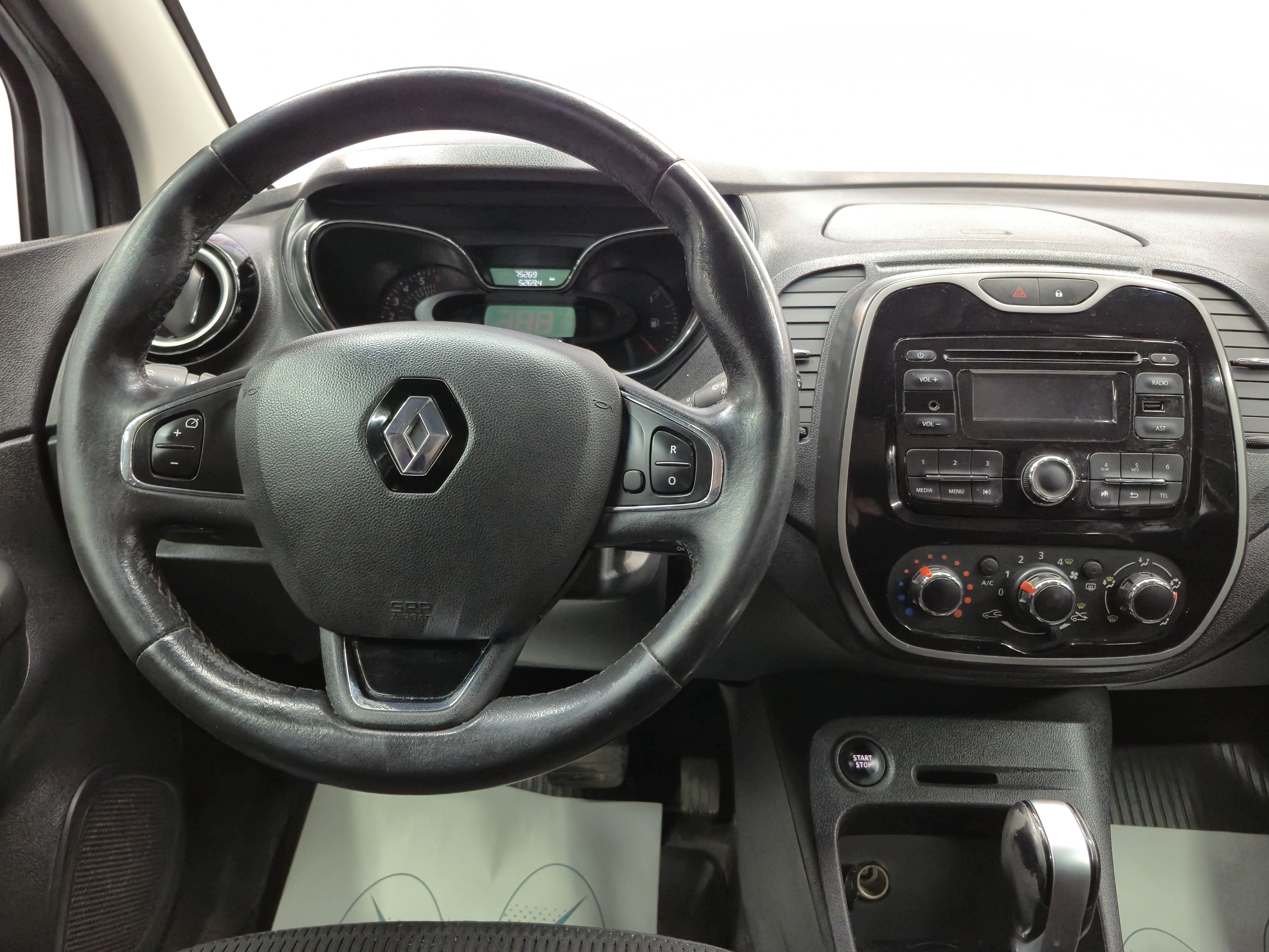 Renault Kaptur Drive, 2017 года, пробег 74741 км