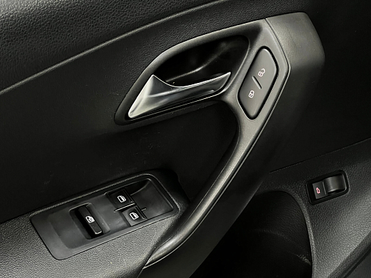 Volkswagen Polo Trendline, 2015 года, пробег 158000 км