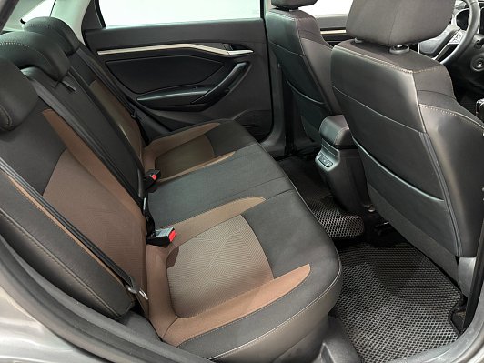 Lada (ВАЗ) Vesta Luxe Multimedia, 2019 года, пробег 111628 км