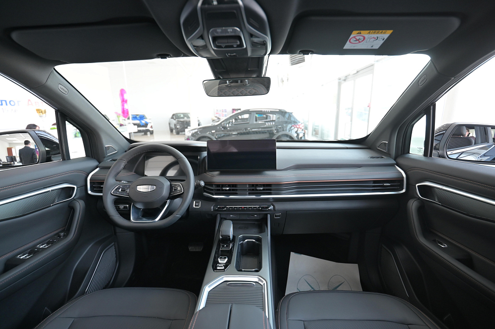 Geely Okavango Флагман, черный