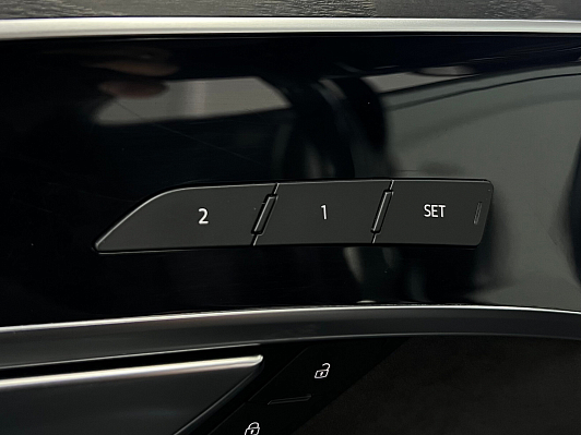 Audi A8 Business 55 TFSI quattro tiptronic, 2018 года, пробег 240952 км