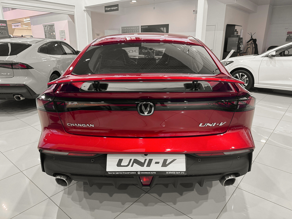 Changan UNI-V DLX, красный
