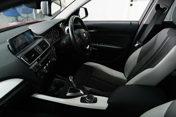 BMW 1 серии 118i Sport Line, 2016 года, пробег 86824 км