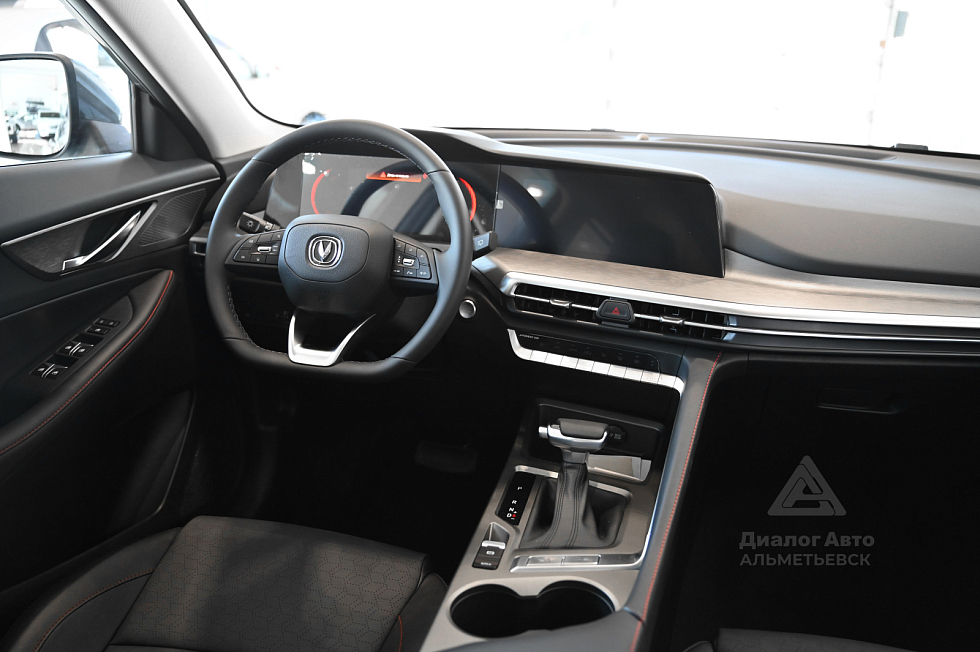 Changan CS35 Plus Техно, серебряный