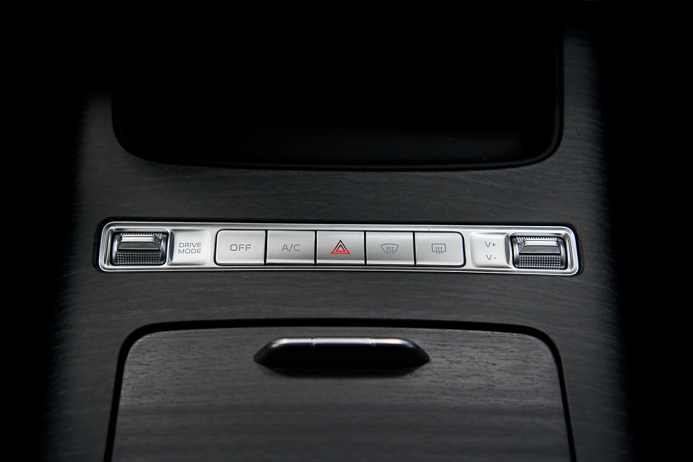 Geely Preface Flagship, серебряный