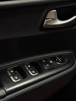 Kia Rio Prestige AV, 2018 года, пробег 106000 км