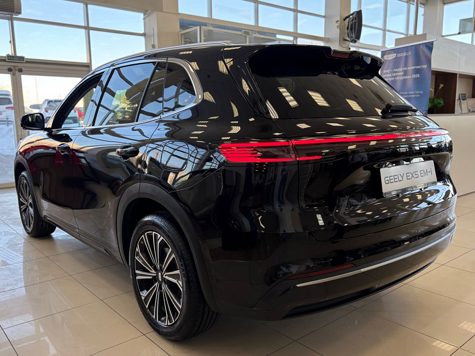 Geely EX5 EM-i Про, черный