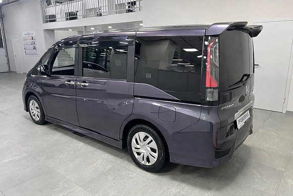 Honda Stepwgn, 2015 года, пробег 167880 км