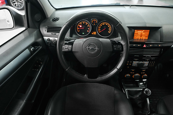 Opel Astra Cosmo, 2013 года, пробег 127000 км