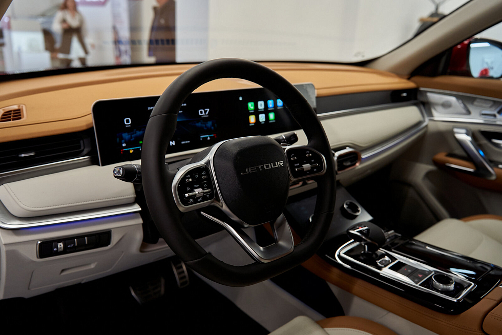 JETOUR X70 PLUS Luxury, красный