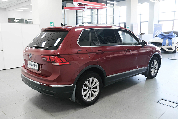 Volkswagen Tiguan Respect, 2021 года, пробег 140000 км