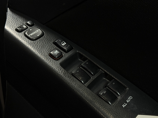 Toyota ISis, 2012 года, пробег 221686 км