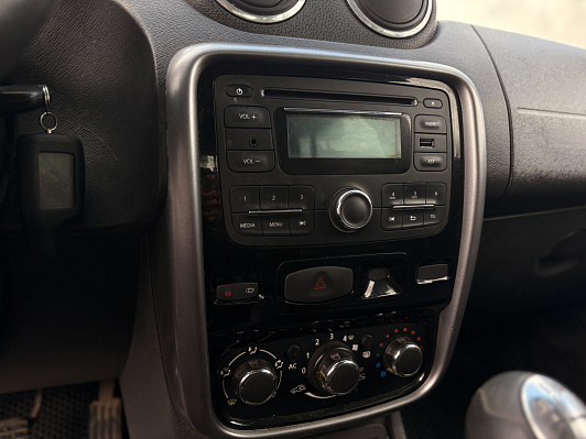 Renault Duster Luxe Privilege, 2012 года, пробег 217682 км