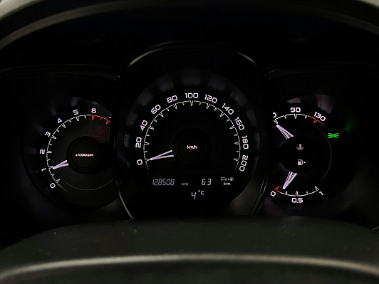 Lada (ВАЗ) Vesta 50 Anniversary, 2016 года, пробег 129000 км