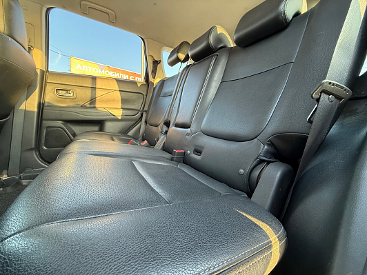Mitsubishi Outlander Instyle, 2015 года, пробег 195496 км