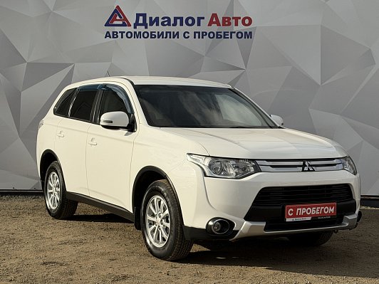Mitsubishi Outlander Intense, 2014 года, пробег 117700 км