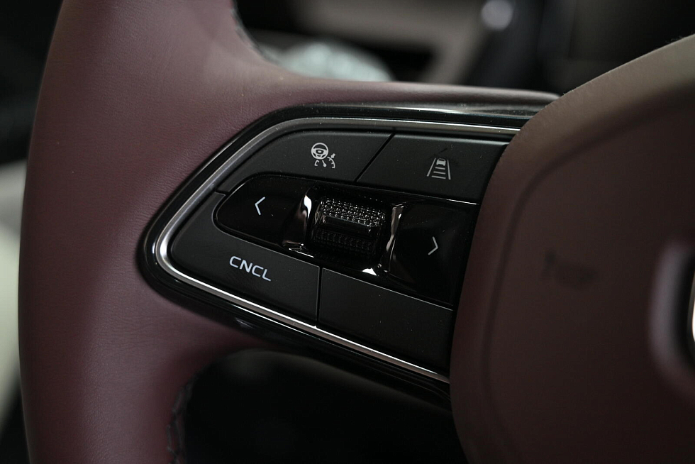 Geely Monjaro , белый