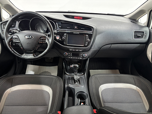 Kia Ceed Prestige, 2018 года, пробег 116811 км