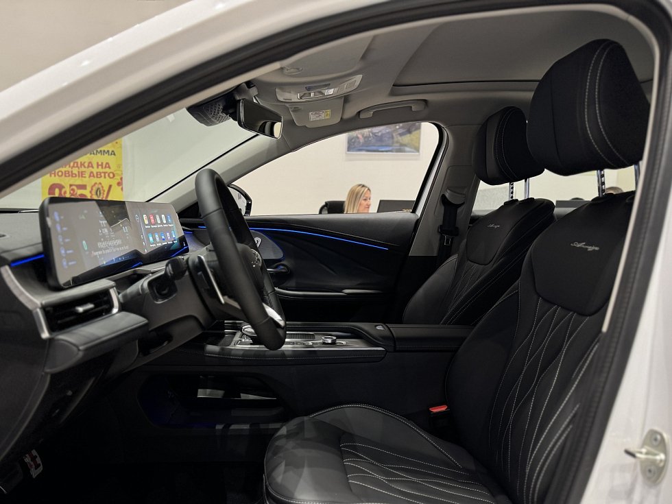 Chery Arrizo 8 Ультра Черный / Ultra Black, белый