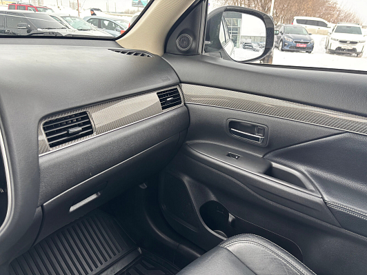 Mitsubishi Outlander Instyle, 2021 года, пробег 83293 км