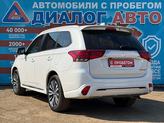 Mitsubishi Outlander Invite, 2022 года, пробег 30207 км