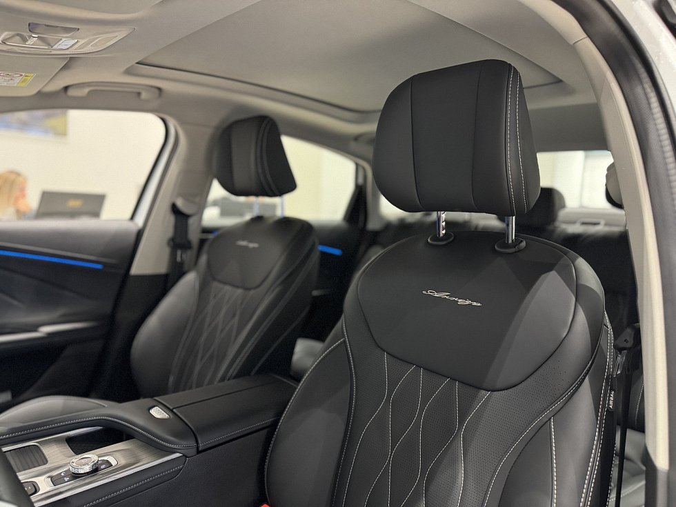 Chery Arrizo 8 Ультра Черный / Ultra Black, белый