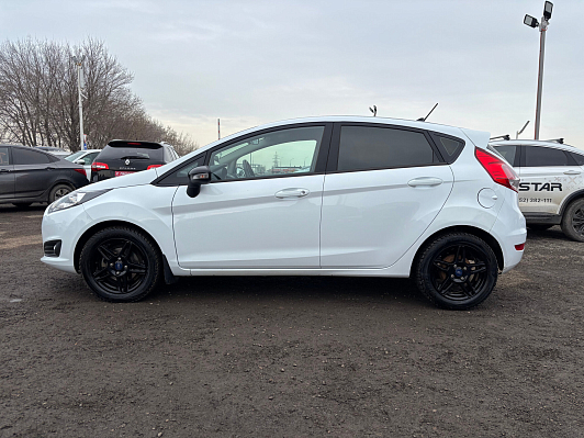 Ford Fiesta White and Black, 2018 года, пробег 125000 км