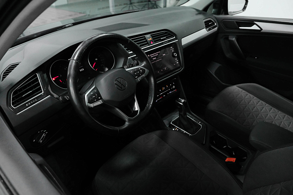 Volkswagen Tiguan Respect, 2020 года, пробег 146743 км