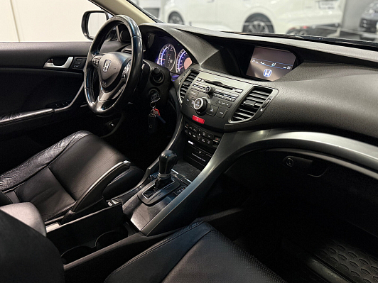 Honda Accord, 2011 года, пробег 170000 км