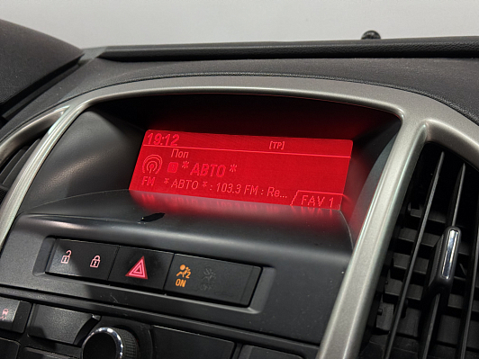 Opel Astra Cosmo, 2011 года, пробег 244000 км