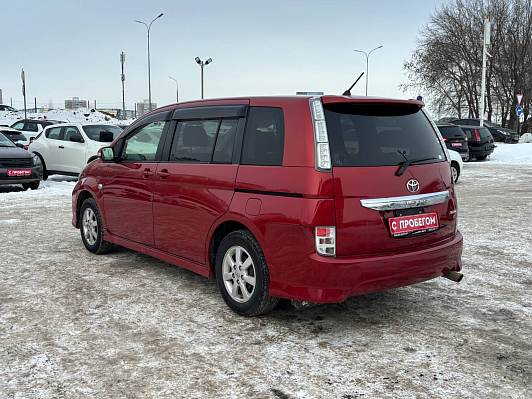 Toyota ISis, 2013 года, пробег 117800 км