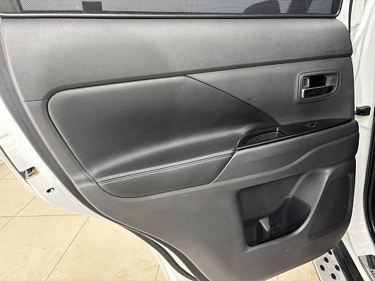 Mitsubishi Outlander Instyle, 2012 года, пробег 132867 км