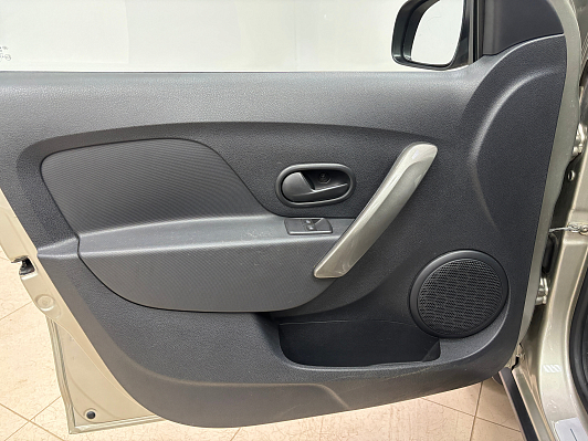 Renault Sandero Stepway Life, 2020 года, пробег 25900 км