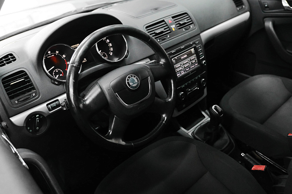 Skoda Yeti Active, 2012 года, пробег 197171 км