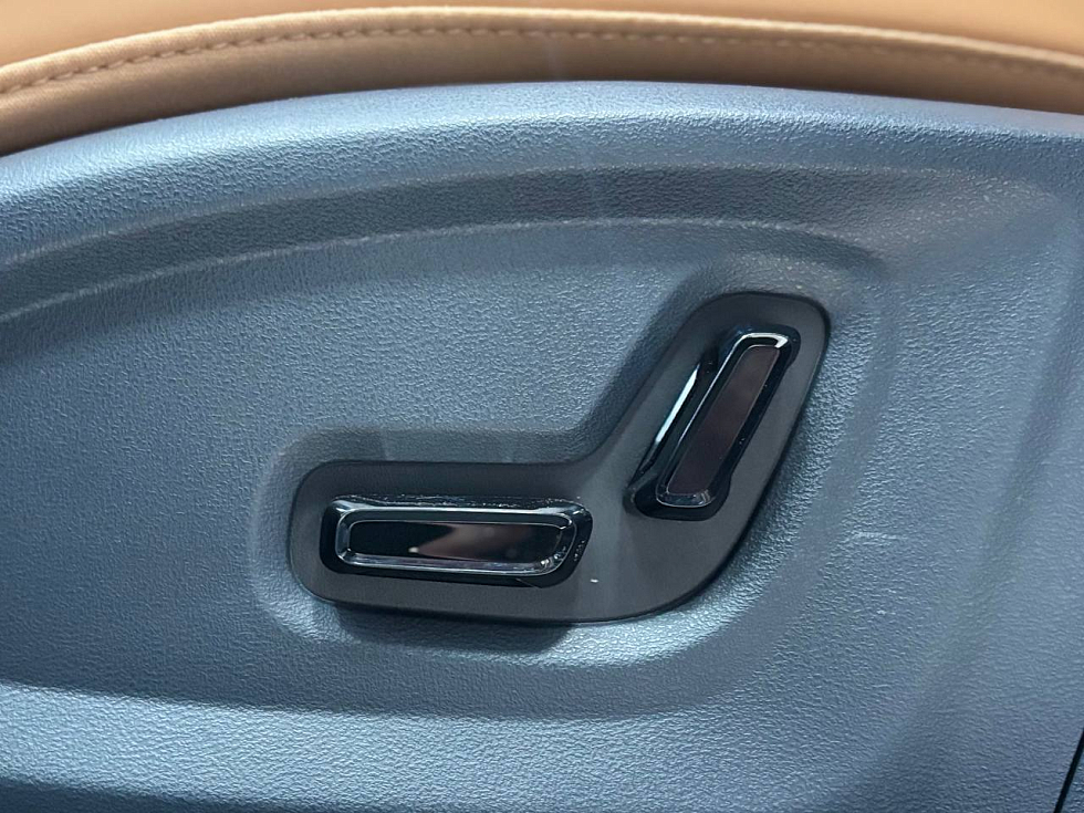 Geely EX5 EM-i Про, серебряный