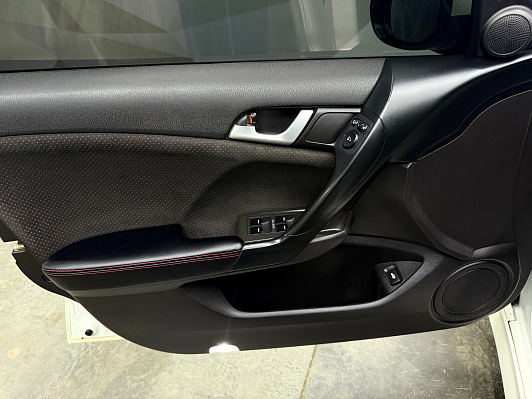 Honda Accord, 2011 года, пробег 204402 км