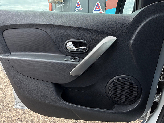 Renault Sandero Privilege, 2017 года, пробег 93000 км
