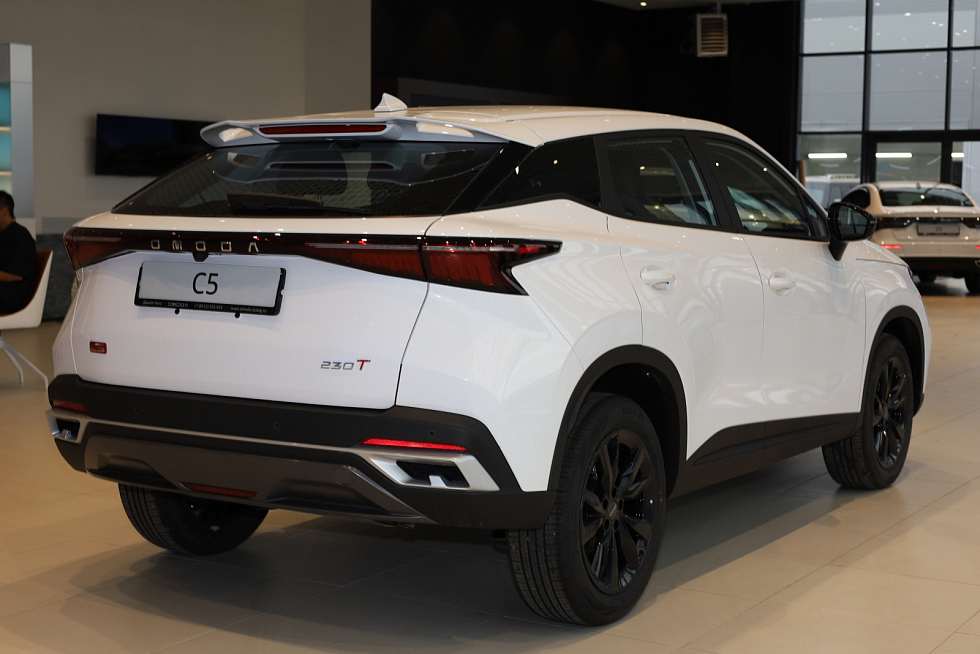 Omoda C5 Актив, белый