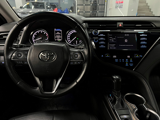 Toyota Camry Элеганс Safety, 2018 года, пробег 95146 км