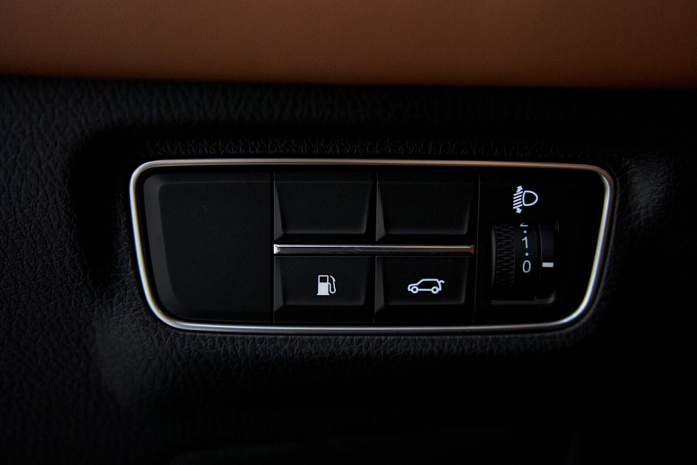 Changan CS95 Комфорт, черный