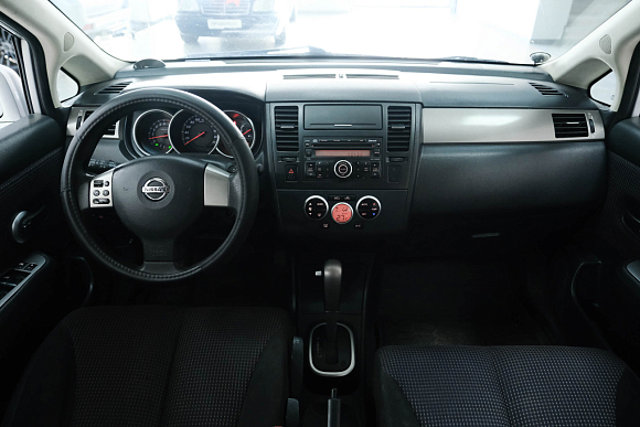 Nissan Tiida, 2010 года, пробег 219000 км