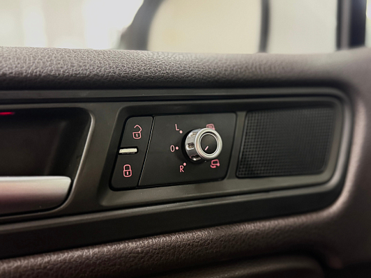 Volkswagen Touareg, 2014 года, пробег 218000 км