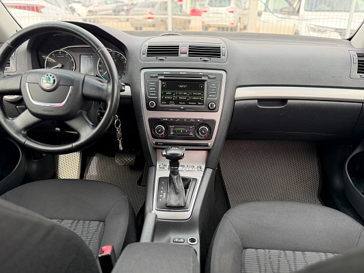 Skoda Octavia Ambition, 2010 года, пробег 235600 км