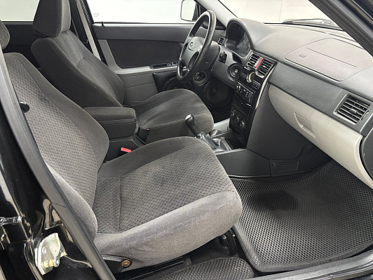 Lada (ВАЗ) Priora Люкс, 2011 года, пробег 211000 км