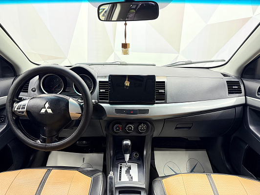 Mitsubishi Lancer, 2010 года, пробег 218715 км