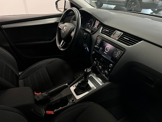 Skoda Octavia Ambition, 2020 года, пробег 26508 км