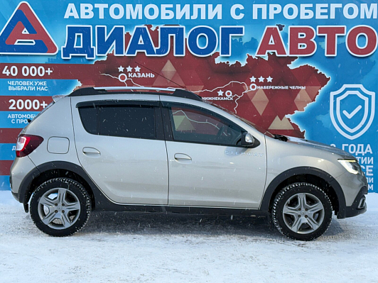 Renault Sandero Stepway Life, 2020 года, пробег 70801 км