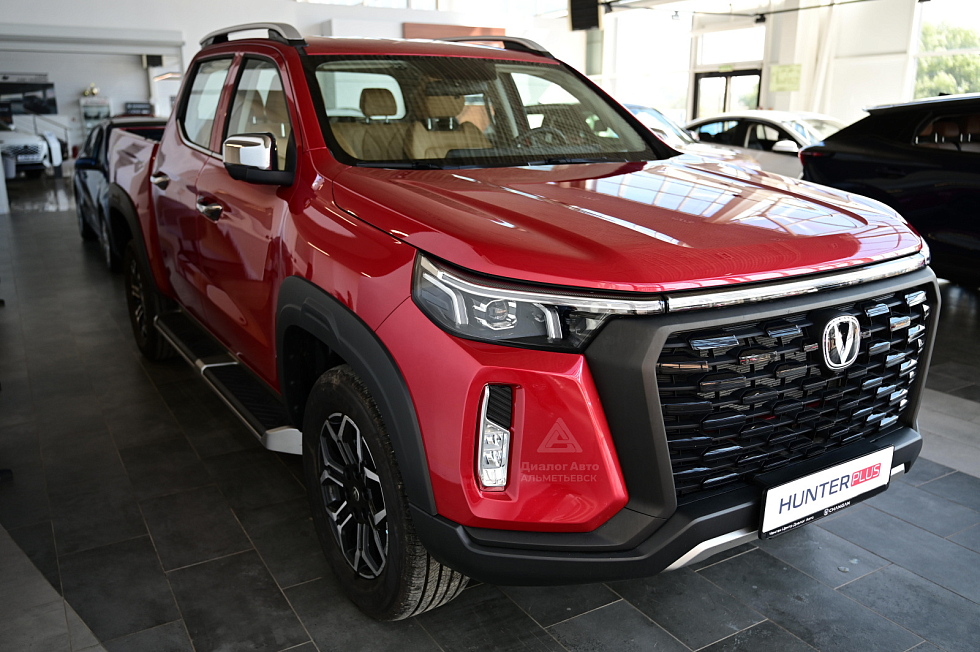 Changan Hunter Plus Luxe, красный
