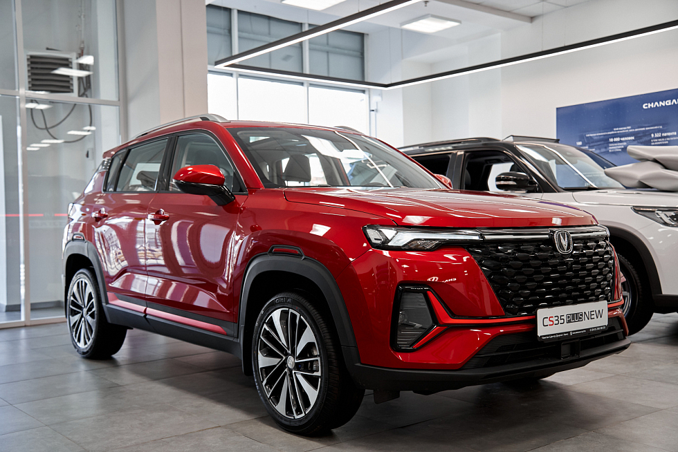 Changan CS35 Plus Tech, красный